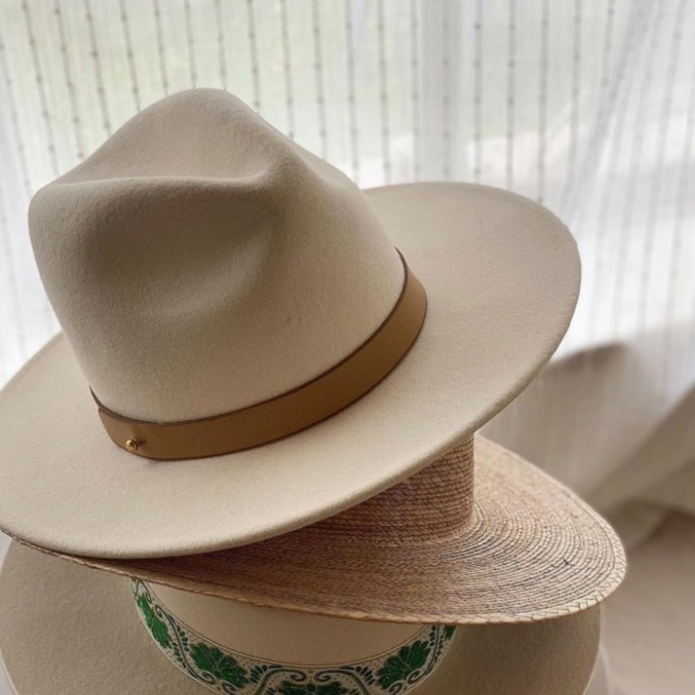 Lack of color “the fader” hat. Size medium 57 cm